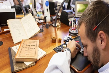 武汉卡地亚名表官方售后维修中心在哪里