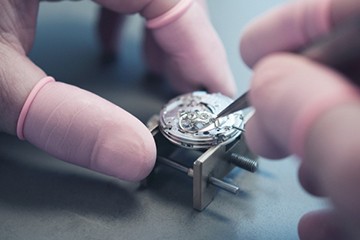 武汉卡地亚表多久换电池